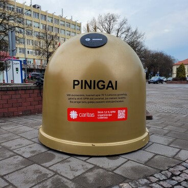 „Caritas“ atskleidė auksinių pinigų konteinerių tikslą