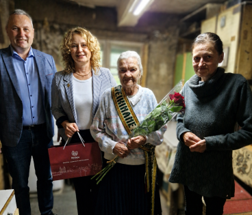 Gražų ir garbingą 90-ies metų jubiliejų pasitiko Elena Gumbrevičienė