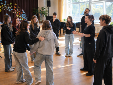 Teatro „Cezario grupė“ komanda kvies jaunus žmones į kūrybinius patyčių prevencijos renginius